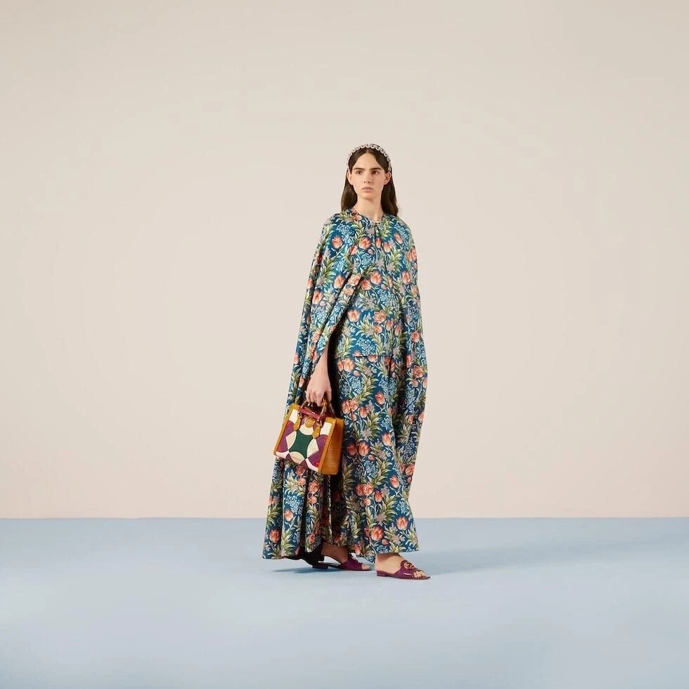 Veste Gucci à capuche en soie fleurie collection Nojum   Neuve avec étiquette