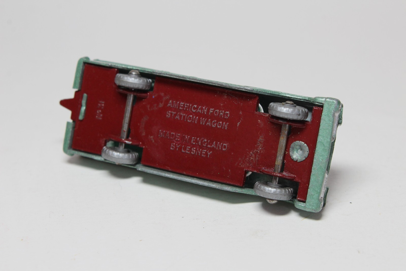 Matchbox 31b, Ford Station Wagon - Free Price Guide & Review