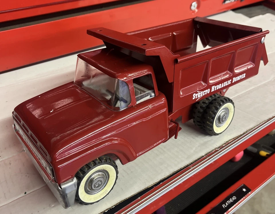 Vintage 1960s Structo #401 Hydraulic Dumper Dump Truck Pressed Steel - Image 3 of 4