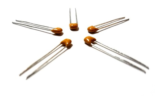 50PCS MultiComp 43 pF, 50 V, ± 5%, Radial Multilayer Ceramic Capacitor - New - Picture 3 of 6