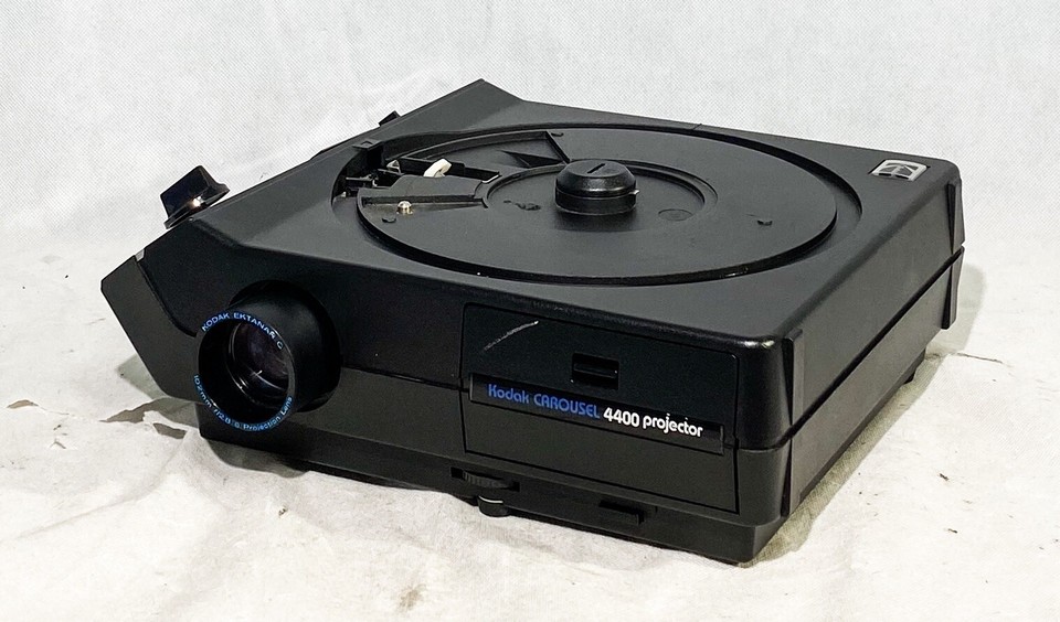 Kodak Carousel 4600 Slide Projector W/ REMOTE CONTROL (CONTINUOUSLY CYCLES) eBay
