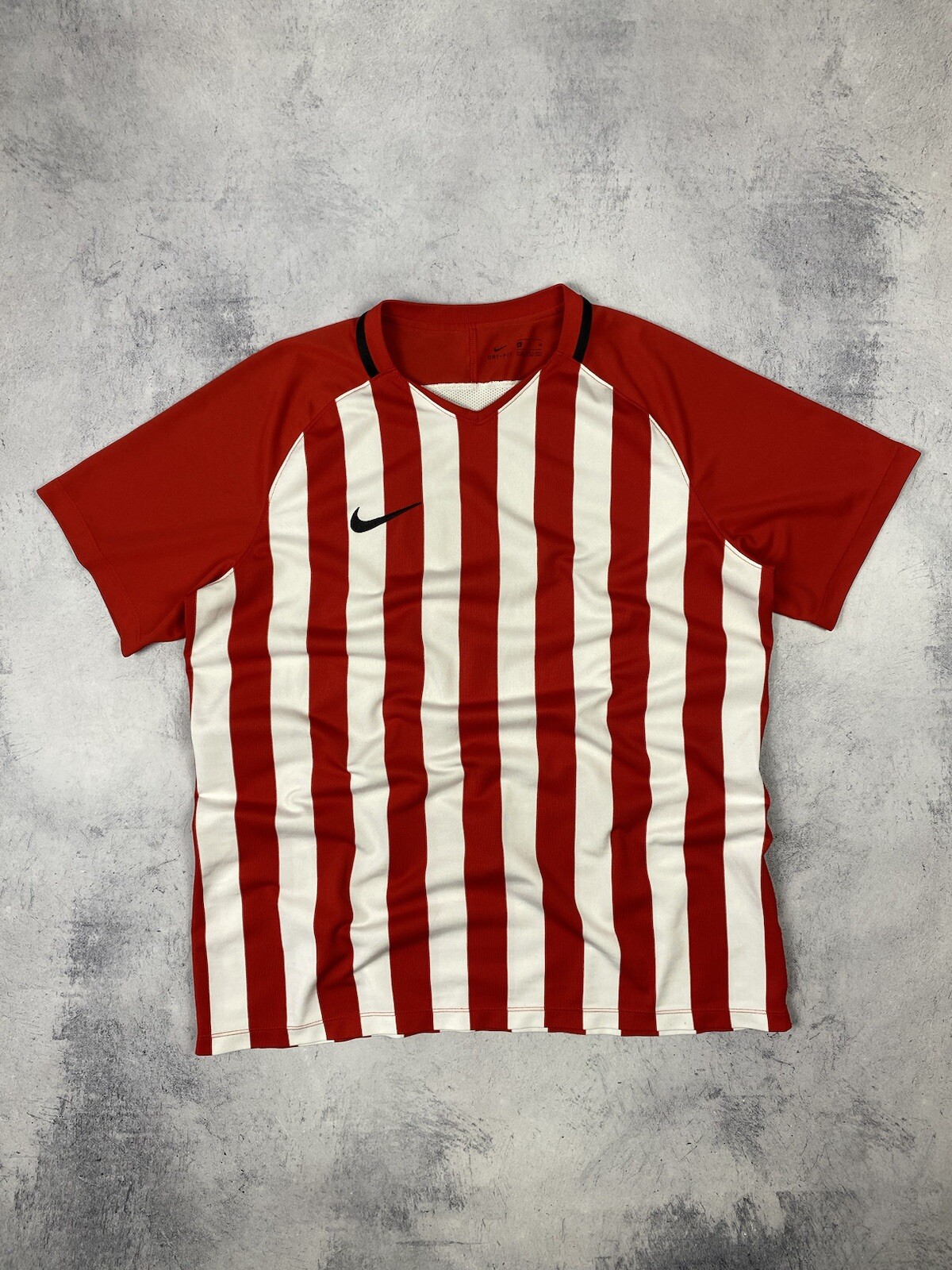 Camiseta deportiva vintage a rayas Nike roja blanca Dri-Fit Y2K fútbol para h...