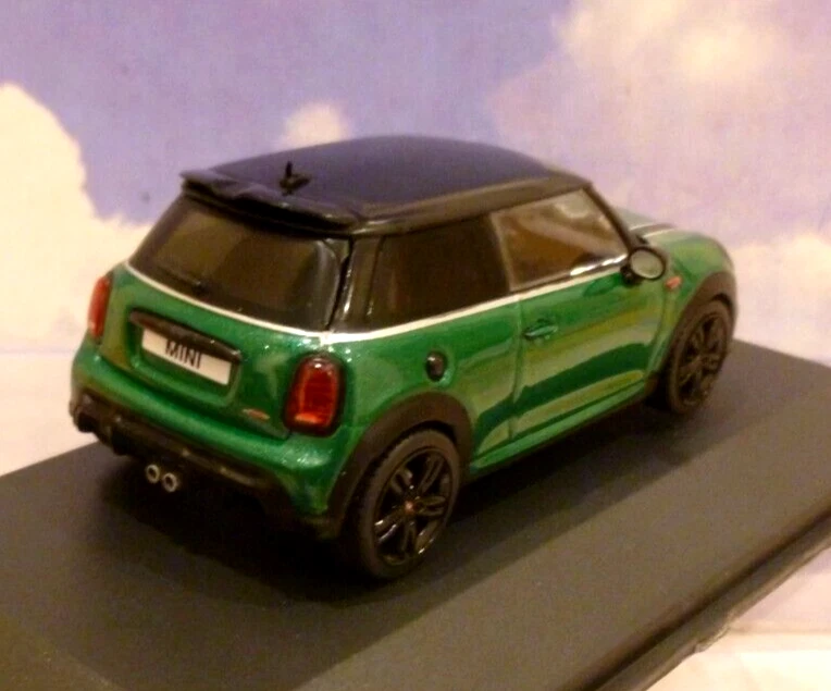 SOLIDO DIECAST 1/43 2023 JOHN COOPER WORKS MINI (F56) METALLIC GREEN S4315001 - Image 2 of 4