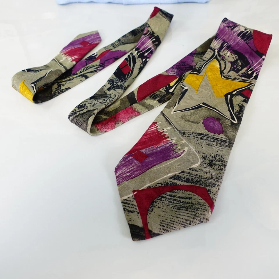 Gravata de pescoço masculina estrela seda contemporânea casual brilhante arte ousada BASILE MICHEL Itália - Imagem 4 de 4