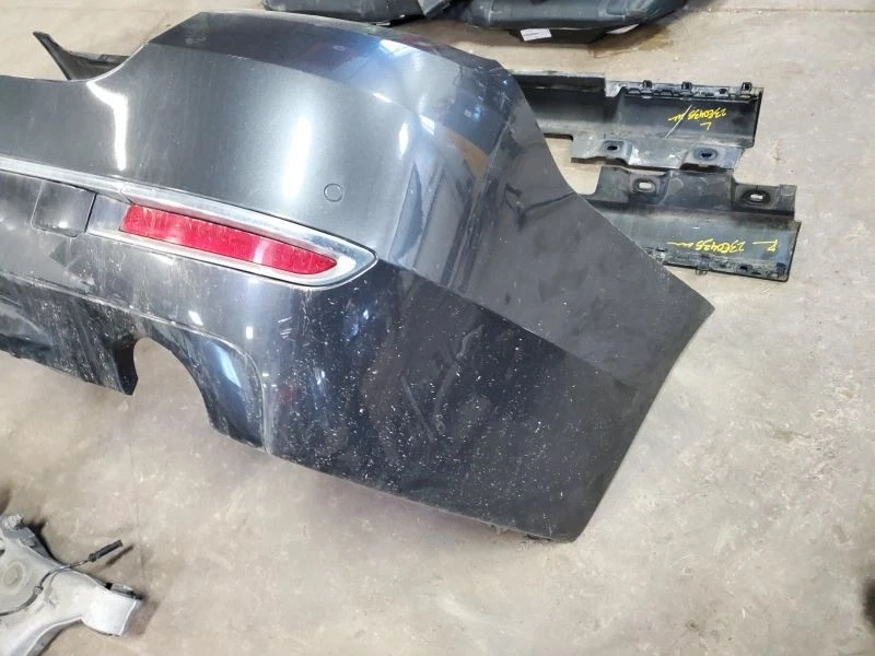 (SOLO RECOGIDA LOCAL) Parachoques trasero con asistencia de estacionamiento compatible con BMW 535i 1805168 14-16 Foto 2 de 4