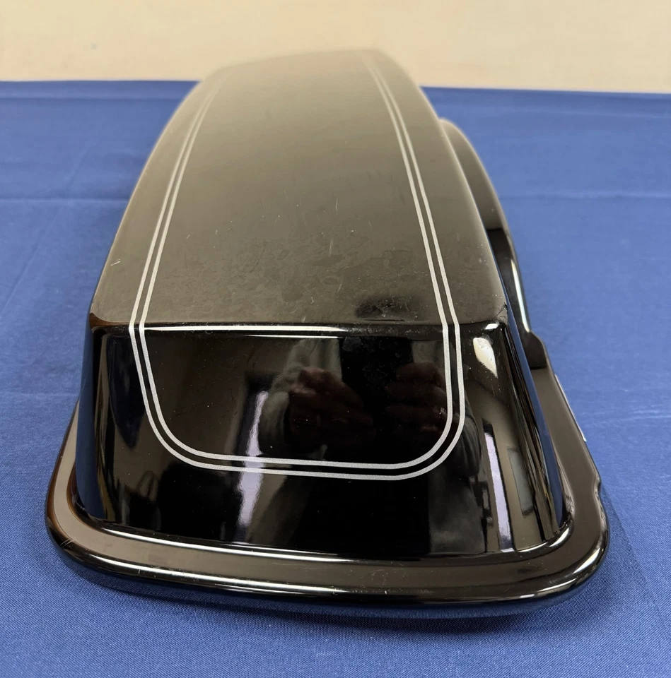 Harley-Davidson 79104-03A RH Saddlebag Lid 93-13 Touring Vivid Black (#23) - Image 3 of 4
