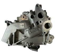 BMW M5 F90 Engine Oil Pump 7852262 OEM