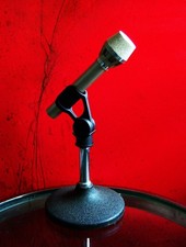 Vintage 1970's AKG D190E Dynamic cardioid microphone Lo Z w mic clip D1000E  2