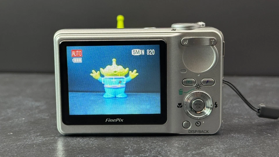 Fujifilm FinePix F460 5.1MP Digital Camera, Silver - Tested, photo 3 of 5