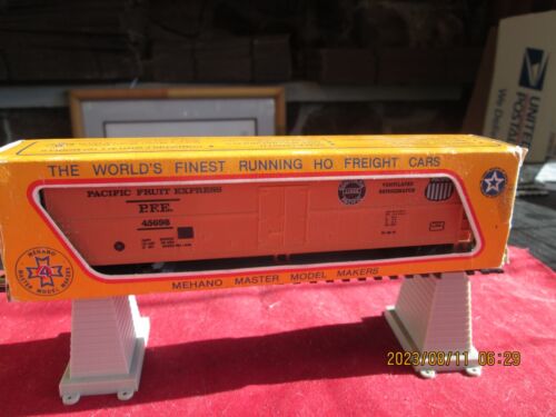 Mehano Master Model Makers HO Scale Freight Car Union Pacific 45698 - Picture 1 of 7