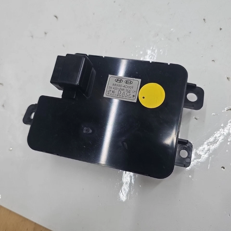 DRIVERS POWER SEAT switch CONTROL MEMORY KIA SEDONA 06 07 08 09 10 11 12 14 - Image 2 of 4