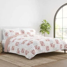 Noble Linens Blush 3Piece Scrolled Patchwork Microfiber Quilt Set King / CalKing