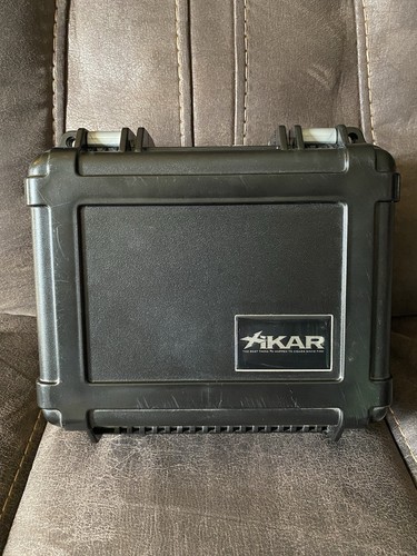 Xikar 30 Cigar Travel Humidor Case - High condition Sealed Humidifier *See Pics