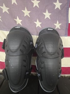 BILT DEFENDER  ELBOW PADS MOTOCROSS  ADULT ONE SIZE