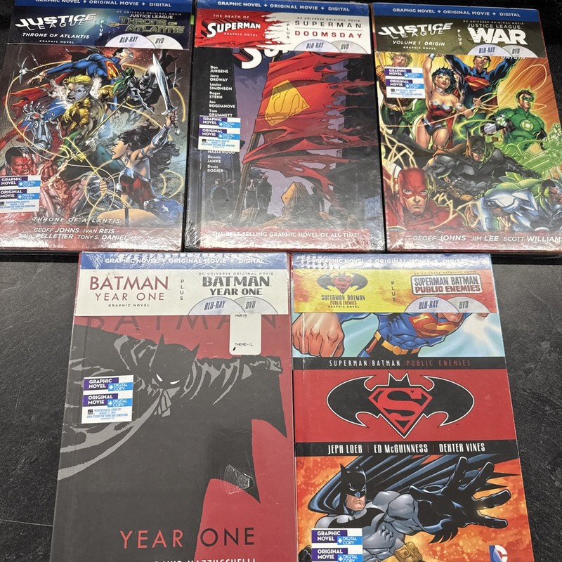 Batman Year One Graphic Novel (Blu-ray/DVD) Combo Lot Superman Justice League