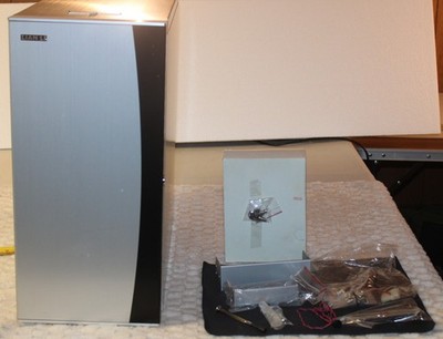 Lian Li PC-B20 All Aluminum Mid-Tower ATX Case w/Keys   EUC