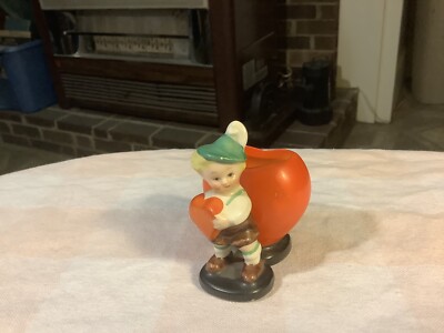 Vintage Hummel Bavarian Boy Heart Toothpick Holder Full Bee 2 3/4