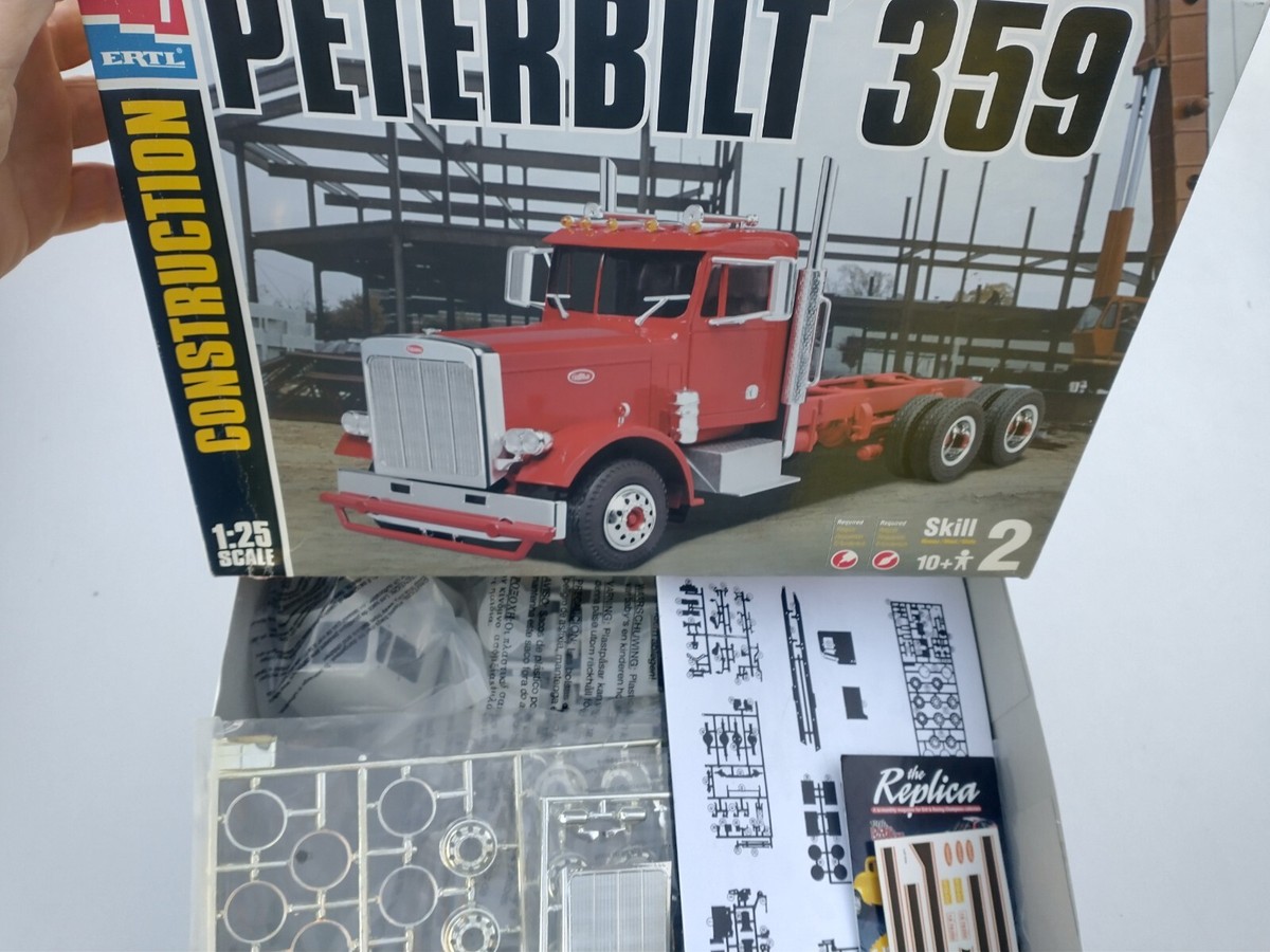 AMT/ERTL 1/25 PETERBILT 359 DAY CAB TRACTOR TRUCK NEW OPEN BOX