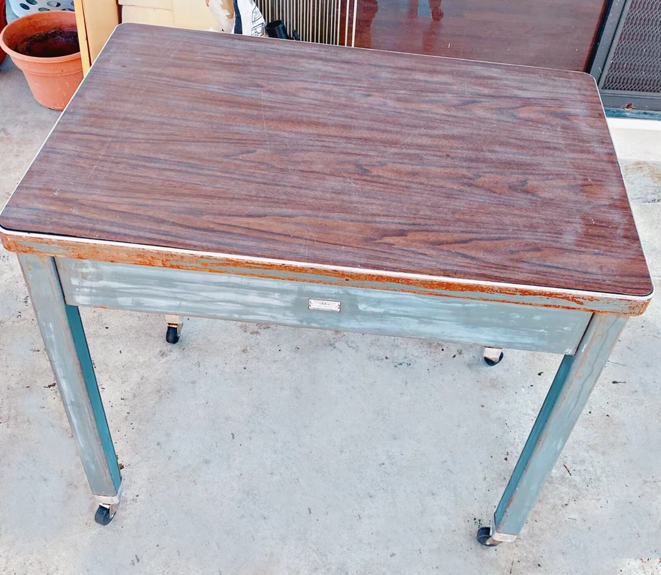 Mesa General Fireproofing Co. de colección - mediados de siglo Foto 4 de 4