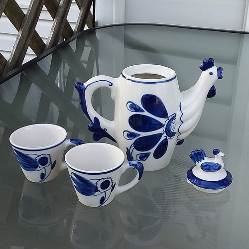 Vintage GZHEL Blue and White Coffee Pot and 2 Cup Set 1950-1960s. - Picture 2 of 10