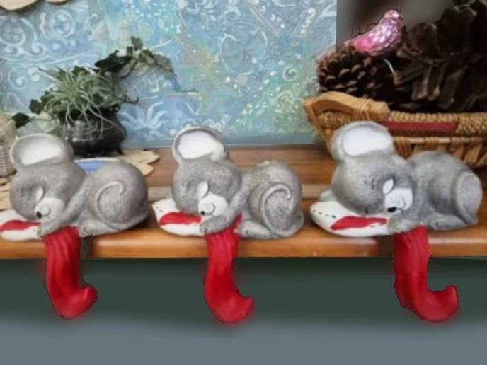 Christmas Stocking Hanger Holders 3 VTG House of Lloyd Porcelain Mice Ceramics - Image 2 of 4