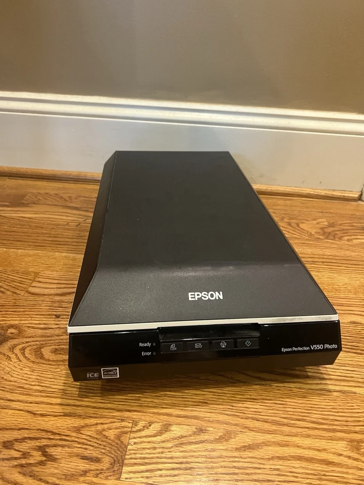 Epson Perfection V550 Photo Scanner With Power Adapter Tested J252B - Image 3 of 4