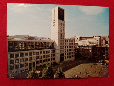 Stuttgart 1985. Neues Rathaus. Schöne alte Farb-AK. Frankiert & gelaufen.
