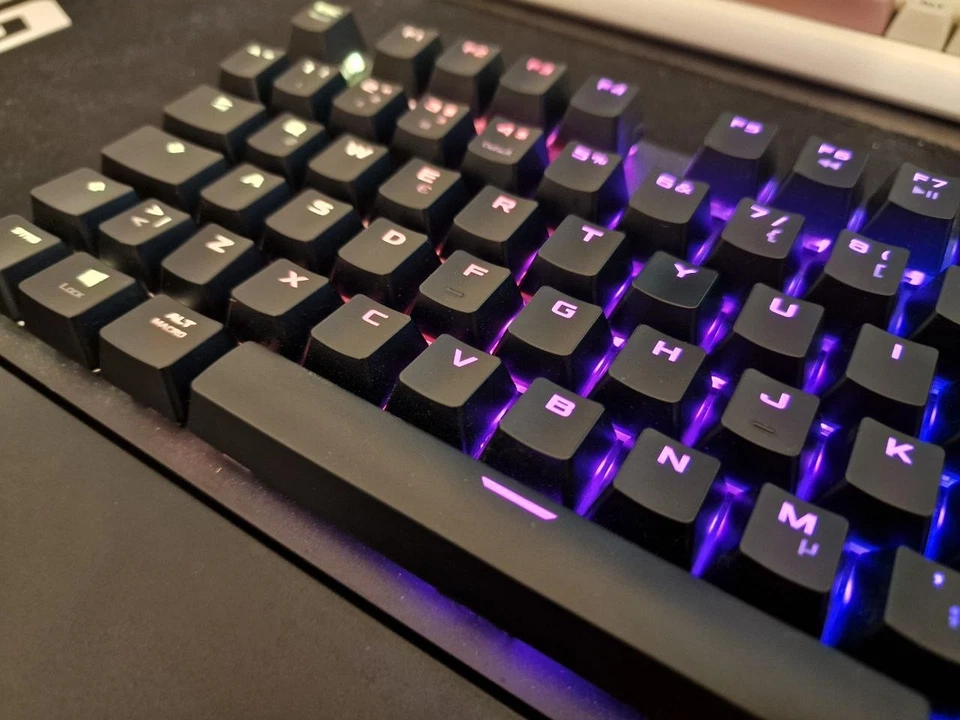 ASUS TUF Gaming K3 - mechanische RGB-Tastatur + Handballenablage - Bild 2 von 4