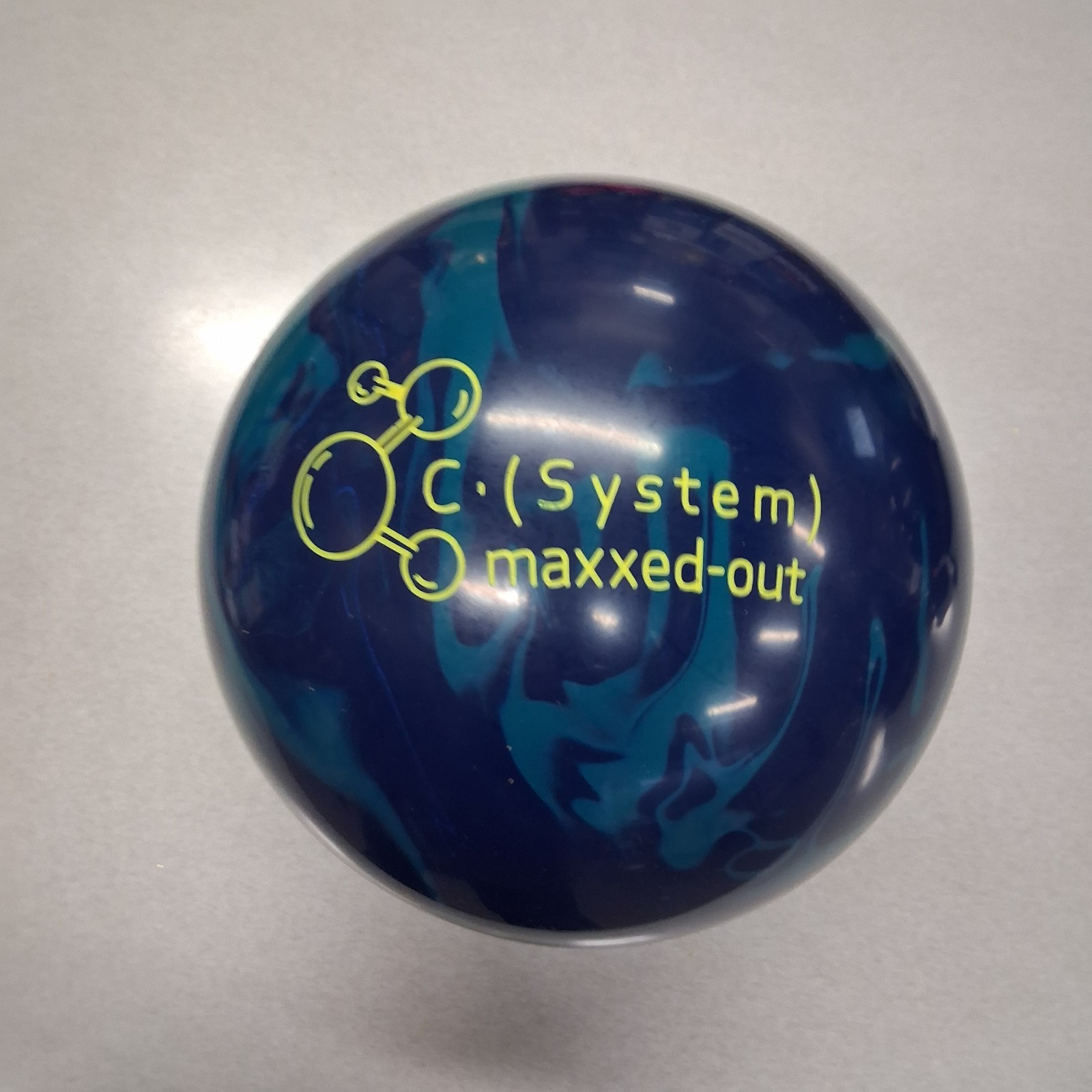 Brunswick C (System) Maxxed-Out 1st quality BOWLING ball 16 