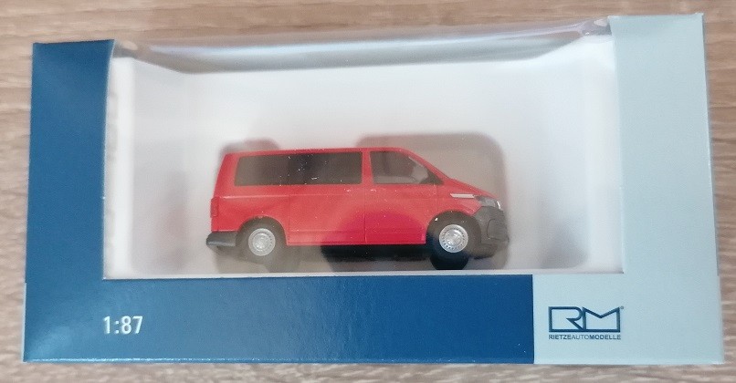 Rietze 11686 - 1/87 Volkswagen T6.1 Bus KR cherry red - New