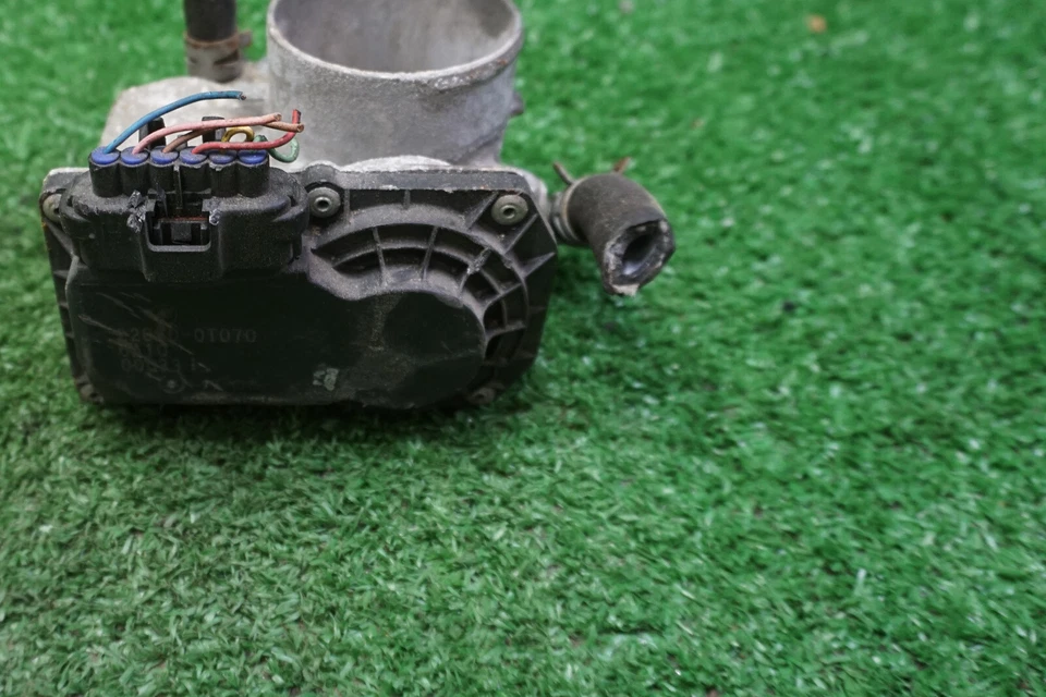 2010 TOYOTA MATRIX 1.8 КОРПУС ДРОССЕЛЬНОЙ ЗАСЛОНКИ OEM 220600T070 - Изображение 2 из 4