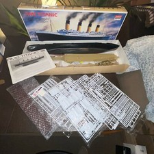 1998 Minicraft White Star Line R.M.S. Titanic...