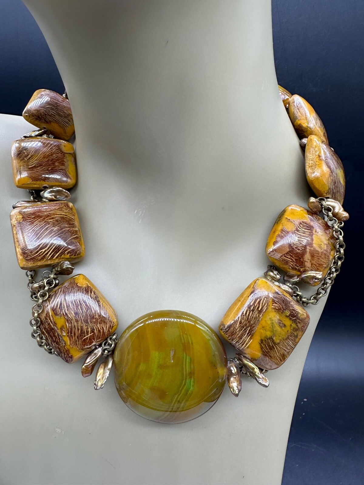 STATEMENT CHAIN SHELL AGATE RESIN MULTI BEAD FALL… - image 9
