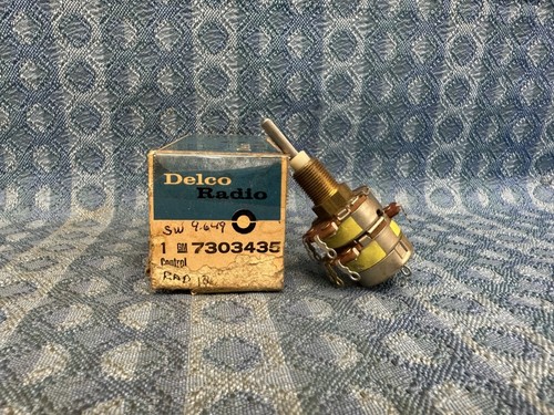 NOS GM Radio Control Switch #7303435 - Imagen 1 de 7