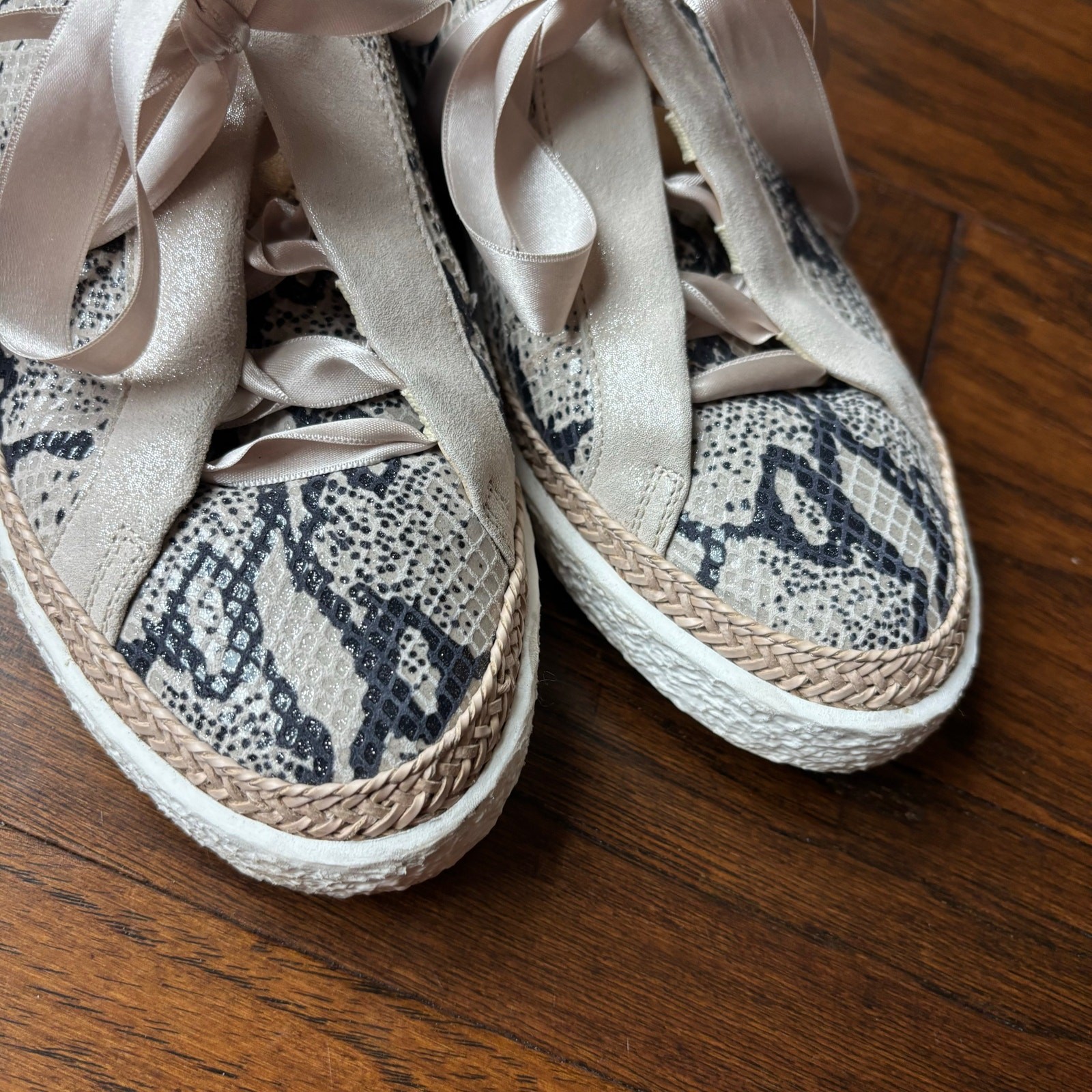 Softwaves Women’s Python Print Sneaker Sz 9 EUC R… - image 2