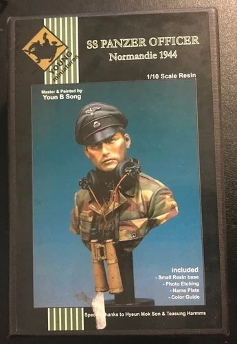 w YOUNG MINIATURES YM1805- 1/10 Scale- German SS Panzer Officer (Normandy 1944)