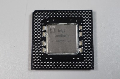 Vintage Intel Pentium MMX 200 Mhz socket 7 CPU SY060 - 2.8V  Sockel 7