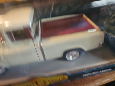 ERTL American Muscle 1955 Chevy 3100 Cameo 1:18 scale Diecast