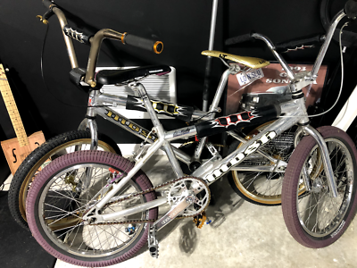 ジャイアントGIANT mosh BMX レーサー Pair of Mid-School Giant MOSH Pro BMX bikes ultra rare color