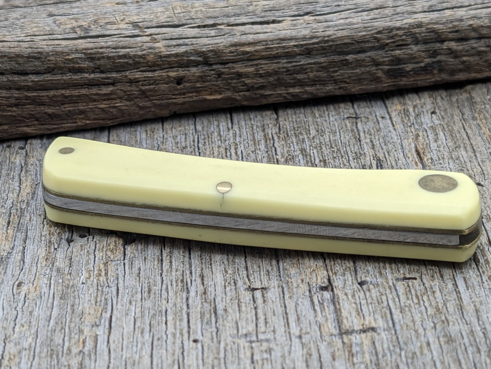 Vintage 1970 Case 3137 CV Yellow Sodbuster Folding Pocket Knife 10 Dot