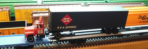 ATHEARN, THREE CUSTOM 85' ALL PURPOSE FLAT CARS FOR CIRCUS RAMP LOADING HO SCALE - Picture 13 of 22