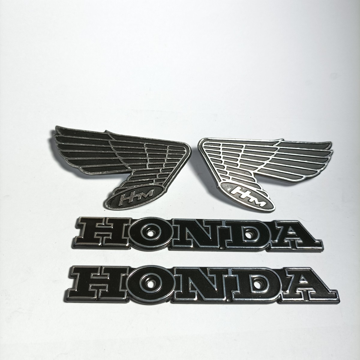 Pair Of Fuel Tank Emblems For Honda CB100 CL100 CB125 CL175 S90Z | L+R Chrome