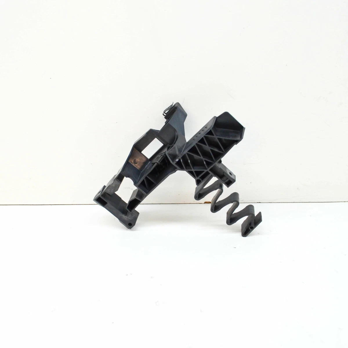 NEW AUDI A6 S6 C8 FRONT RIGHT HEADLIGHT BRACKET MOUNT HOLDER 