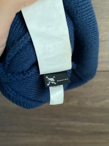 Vintage Y2K Oakley Gorpcore Embroidered Logo Beanie Hat Men’s Blue Double Sided - Picture 5 of 5