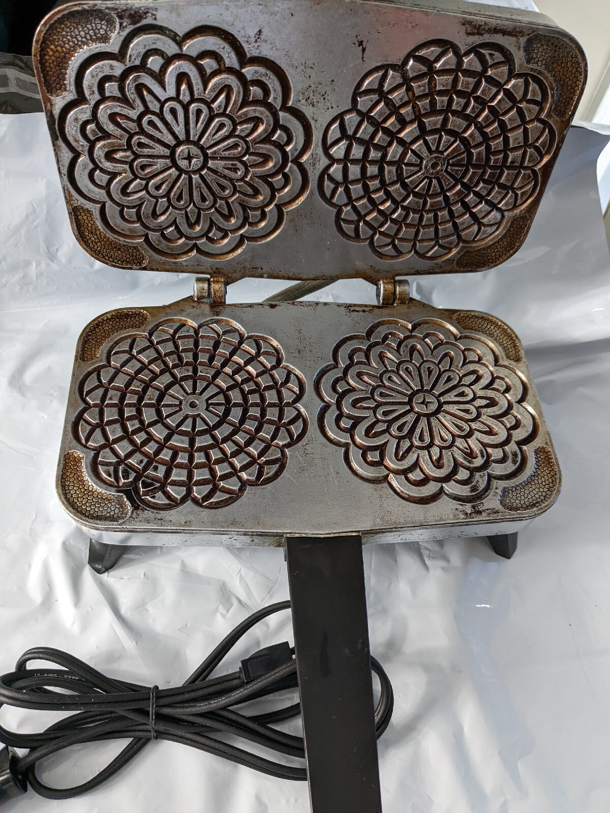 Vitantonio Pizzelle Chef No. 300 Electric Italian Cookie Maker Tested