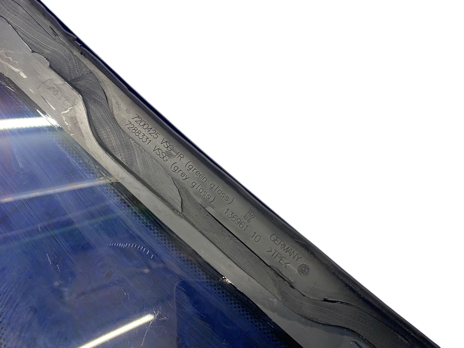 2009-2014 ROLLS ROYCE GHOST REAR LEFT QUARTER WINDOW GLASS W/ CHROME TRIM OEM