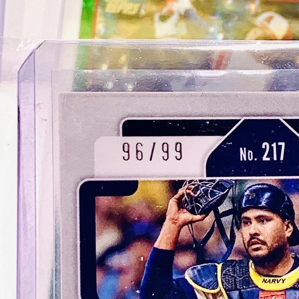 2022 Prizm Baseball Omar Narvaez #217 ~ Milwaukee Brewers! Red Wave 96/99 - Image 3 of 3