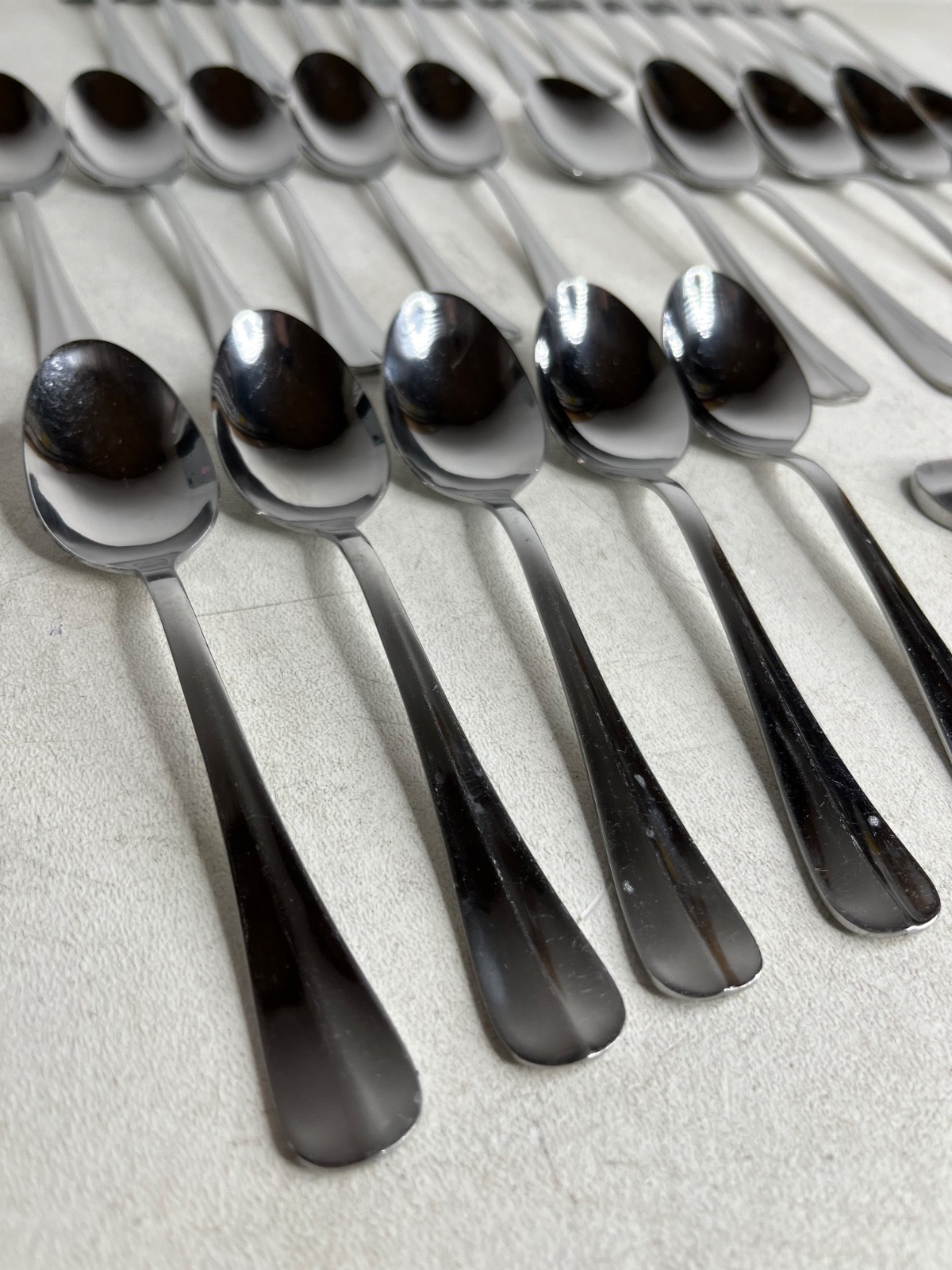 Towle Living Collection WAVE Flatware 37pc Stainless Steel Knives Forks Spoons