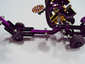 LEGO Technic (8245) Robot&rsquo;s Revenge + manual and minifig.  Free S/H