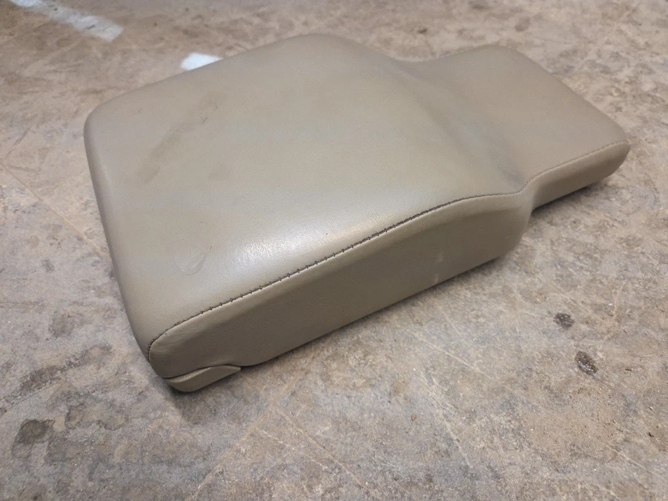 SHORT 12.5 Buick LeSABRE BEIGE 2000-2005 Tapa Consola Central Delantera Tapa Apoyabrazos Foto 3 de 4